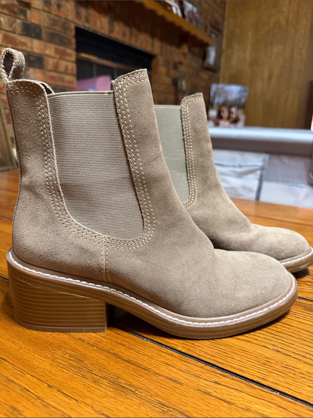 NWOT Steve Madden Women's Taupe Suede Boots. 10M